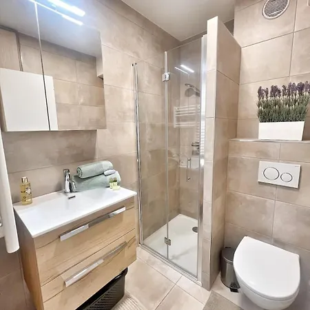 Avec Piscine, Centre A Pieds Apartmán